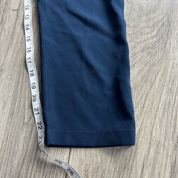 Lululemon On The Fly Crop *Woven 23"
True Navy - Picture 3 of 6